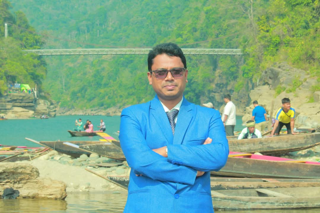 স্ক্রিনের জালে আটকে পড়া শিক্ষা
