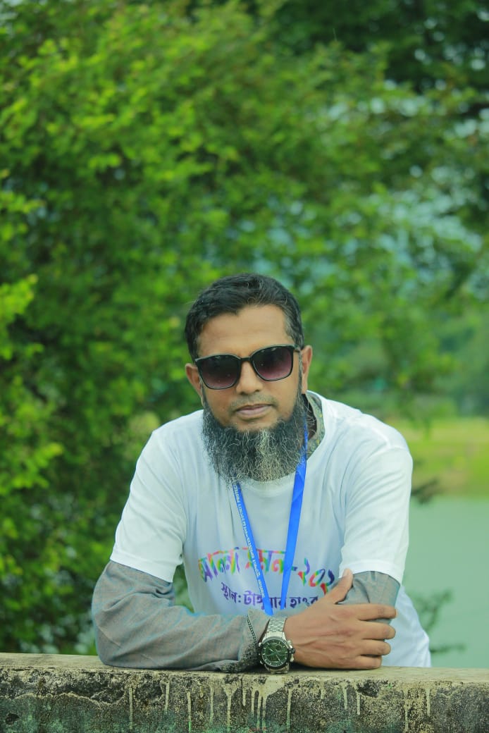 যে পুড়ে যায়, সে আলো দেয়