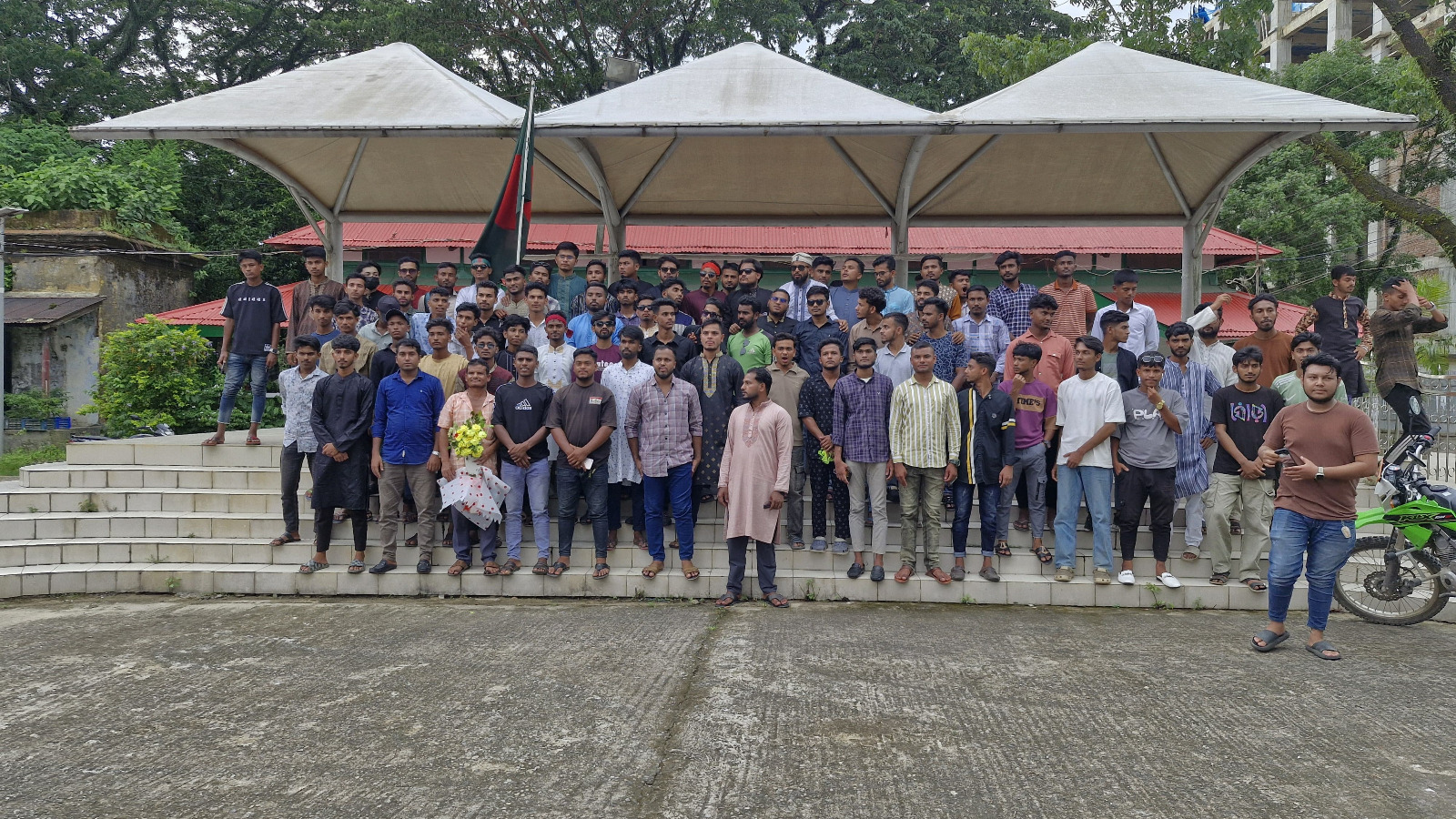 সুনামগঞ্জে কেন্দ্রীয় নেতাদের স্বাগত জানিয়ে গণতান্ত্রিক ছাত্র সংসদের আনন্দ মিছিল অনুষ্ঠিত