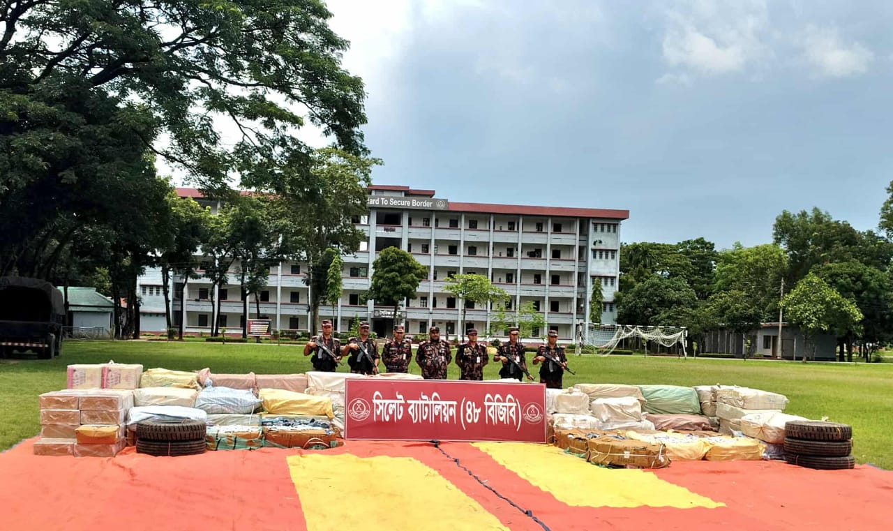 সিলেটের সিমান্তে এক মাসে পৌনে ৪৭ কোটি টাকার চোরাচালান পণ্য জব্দ করেছে, বিজিবি