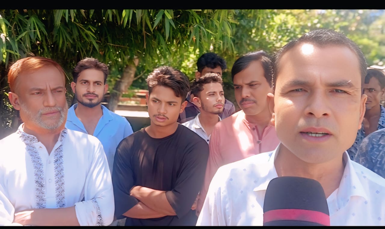 শান্তিগঞ্জে খাদ্যবান্ধব লটারী বিতর্কে ফয়জুল হকের পক্ষে গ্রামের সমর্থন, অভিযোগকে নিন্দার মুখ