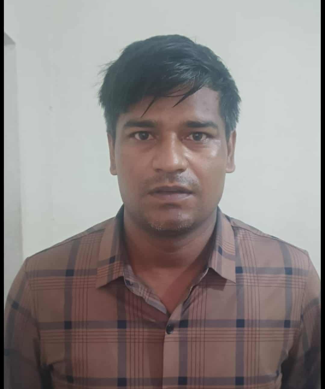 ১০ হাজার ইয়াবাসহ পুলিশ কনস্টেবল আটক