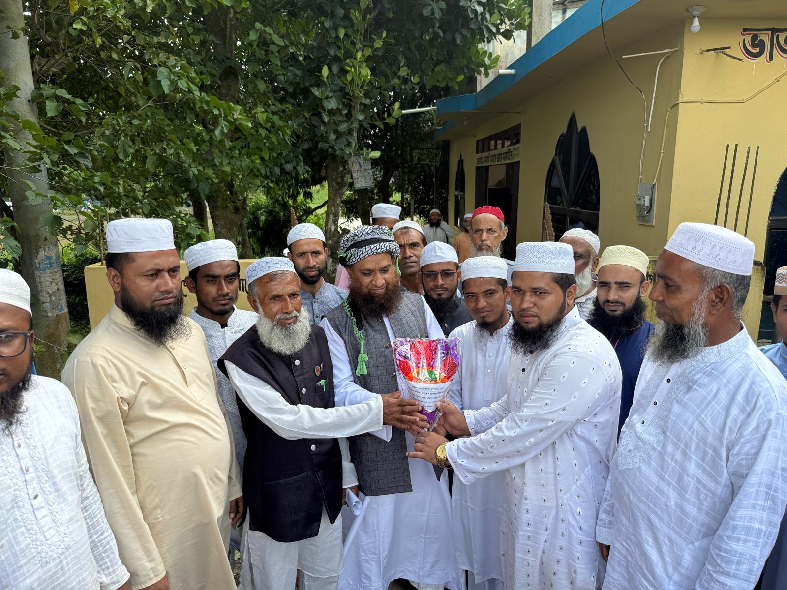 শান্তিগঞ্জে ব্যতিক্রমধর্মী গণসংযোগে মাওলানা হাম্মাদ আহমদ গাজীনগরী