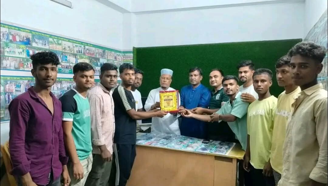 সিলেট জেলা ফুটবল দলে স্থান পাওয়ায় জৈন্তাপুরে কৃতি খেলোয়াড় কামরানকে সংবর্ধনা