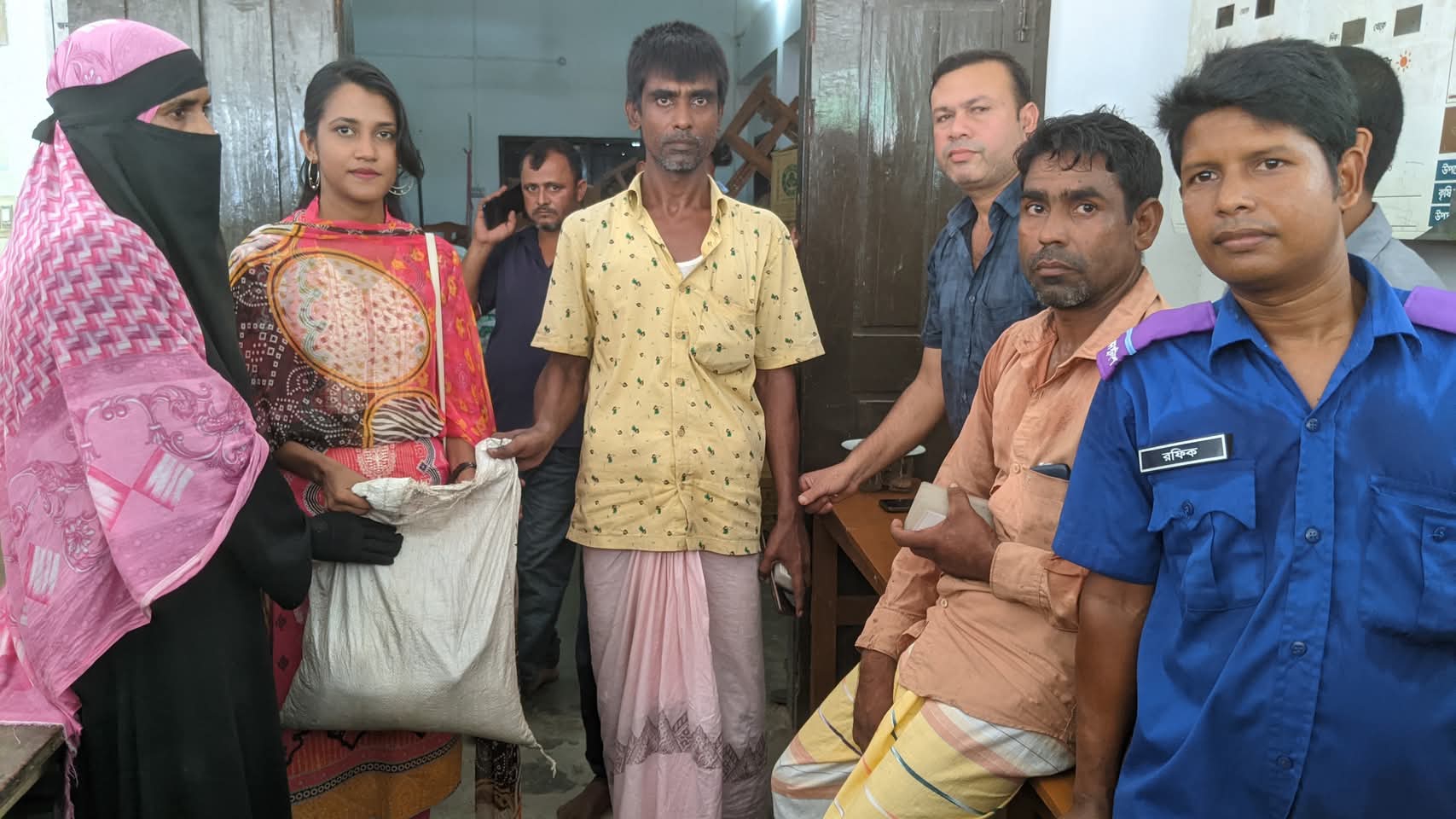নকলায় ৯১০ পরিবারের মাঝে ন্যায্যমূল্যে টিসিবি’র পণ্য বিক্রি