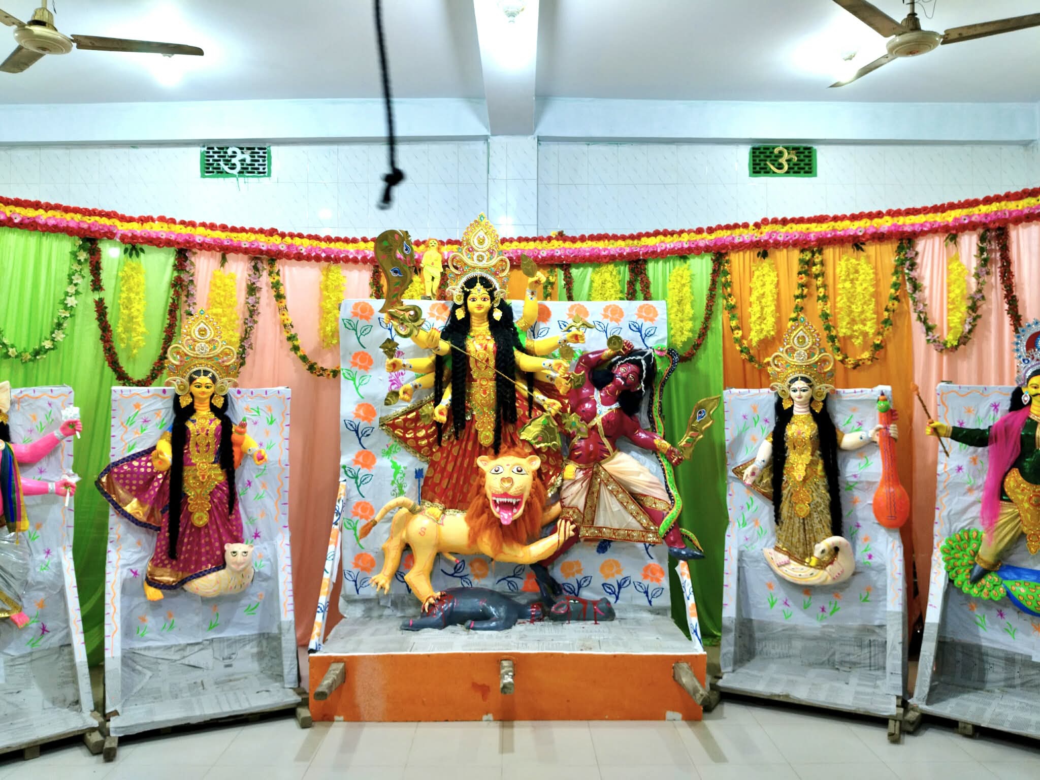 ষষ্ঠী পূজার মধ্য দিয়ে শারদীয় দুর্গোৎসব শুরু: জৈন্তাপুরে শারদ উৎসবে ১৯ মণ্ডপ