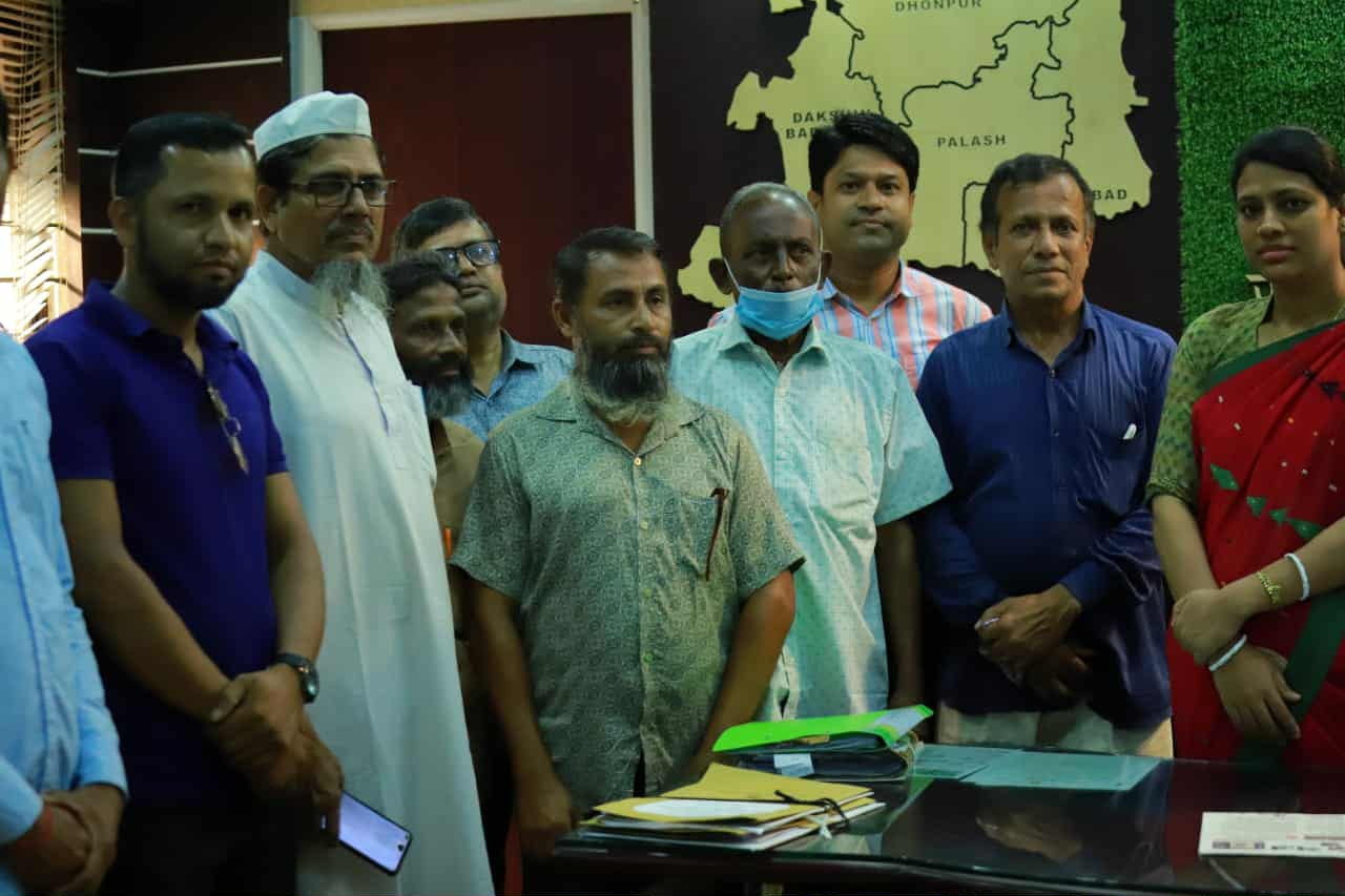 বিশ্বম্ভরপুরে ইউএনও এর সাথে সাংবাদিকদের সৌজন্য সাক্ষাৎ