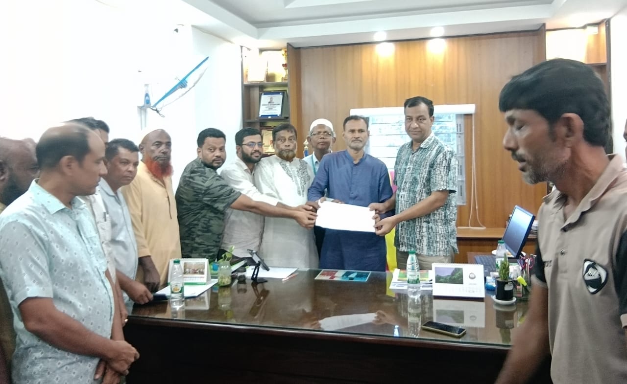 সুবিপ্রবি নির্ধারিত জায়গায় দ্রুত স্থাপনের লক্ষে বৃহত্তর সুনামগঞ্জবাসীর স্বারকলিপি