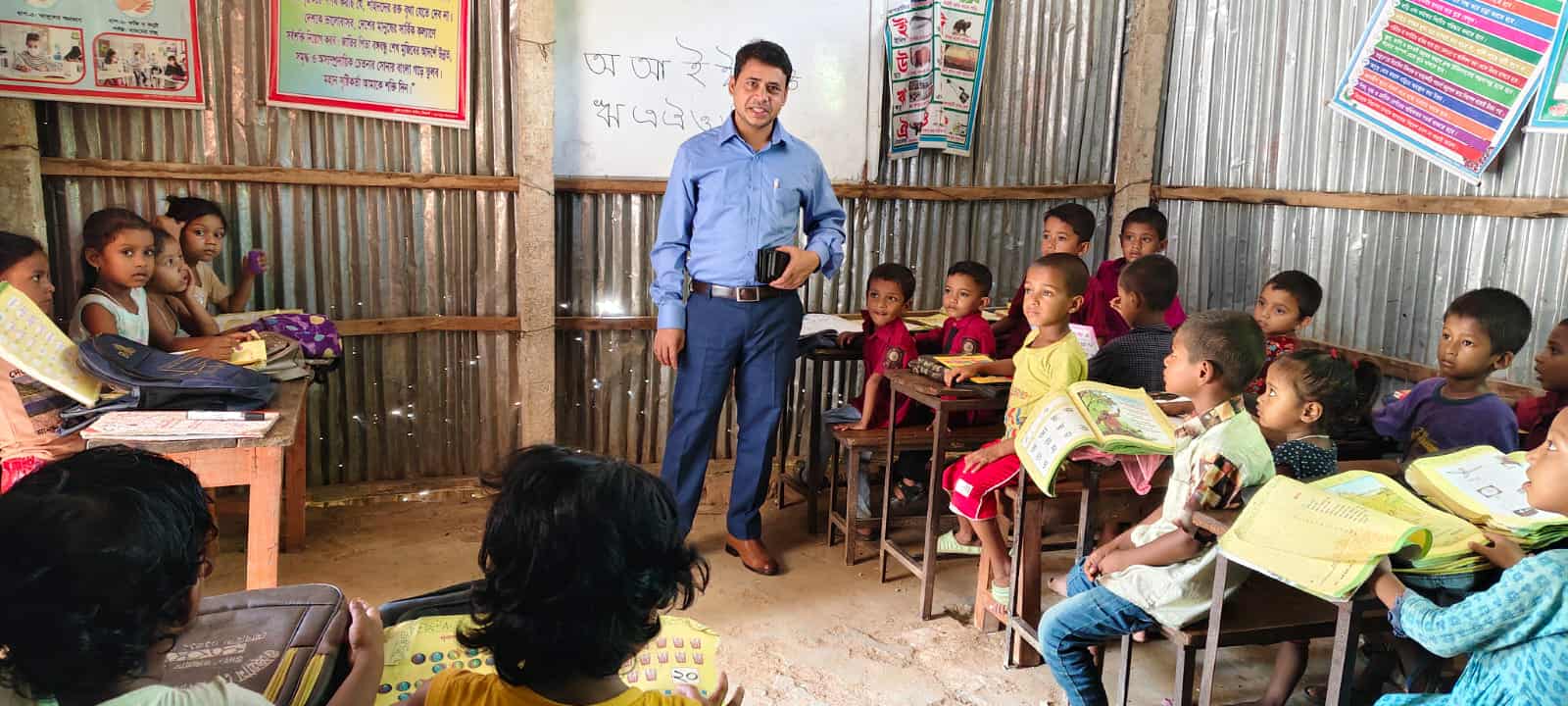 ইউএনও যখন শিক্ষকের ভূমিকায়