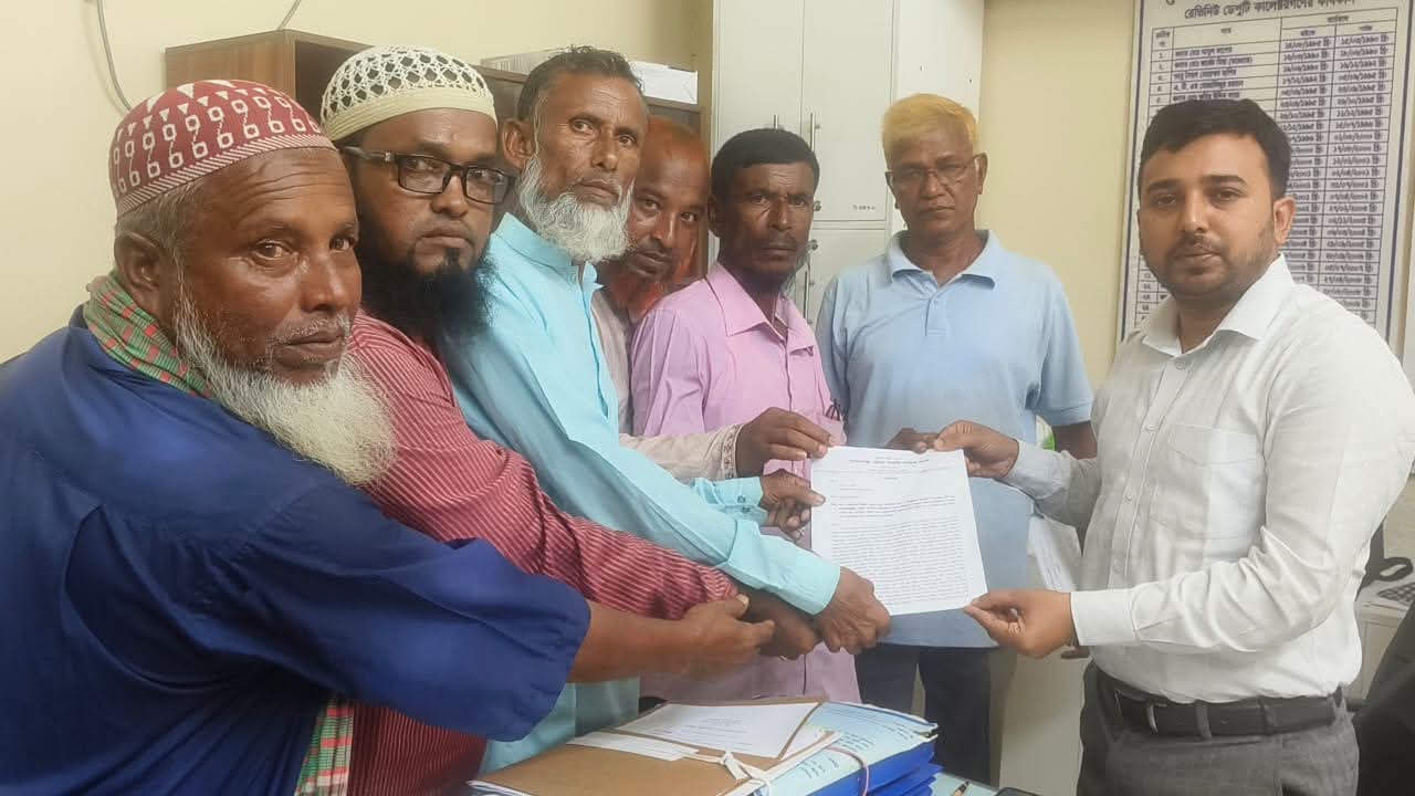 সুনামগঞ্জে লিমপিড কর্তৃক বালি উত্তোলন বন্ধে প্রধান উপদেষ্টা বরাবরে স্মারকলিপি দিয়েছে বারকী শ্রমিক সংঘ