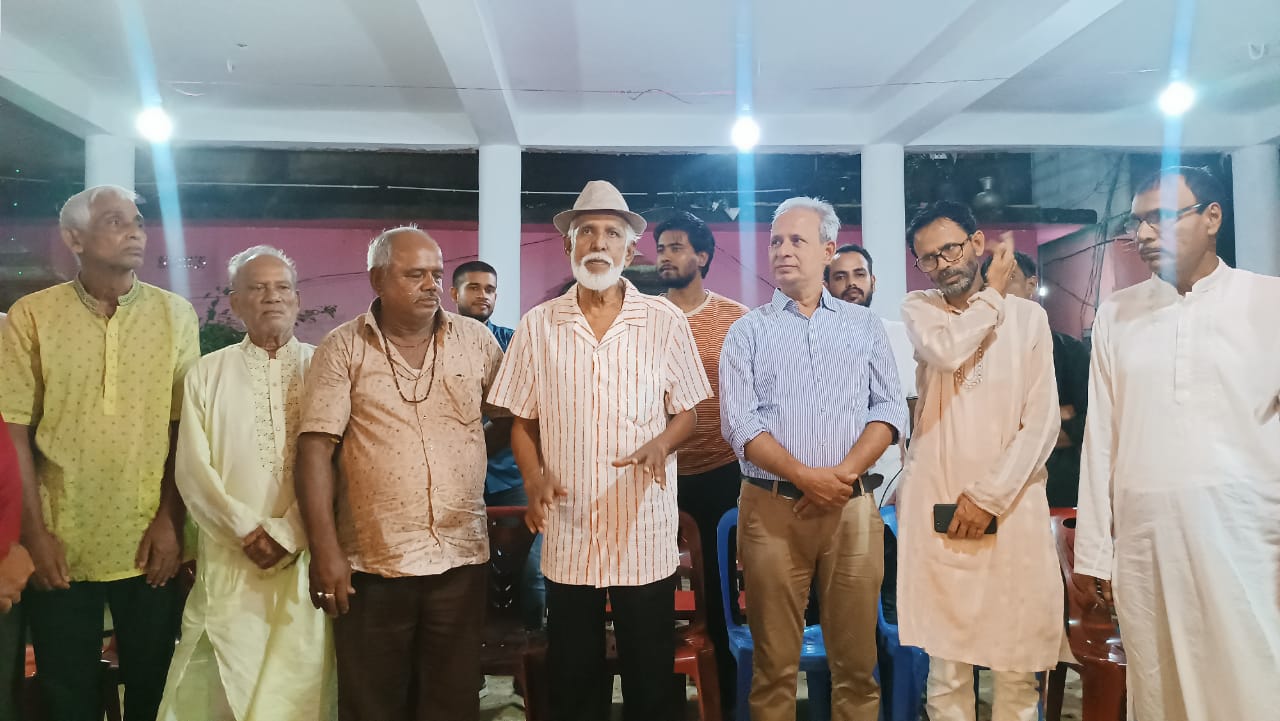 শান্তিগঞ্জে লেঃ কর্নেল সৈয়দ আলী আহমদ ও নাদির আহমদের পূজামণ্ডপ পরিদর্শন ও অনুদান বিতরণ