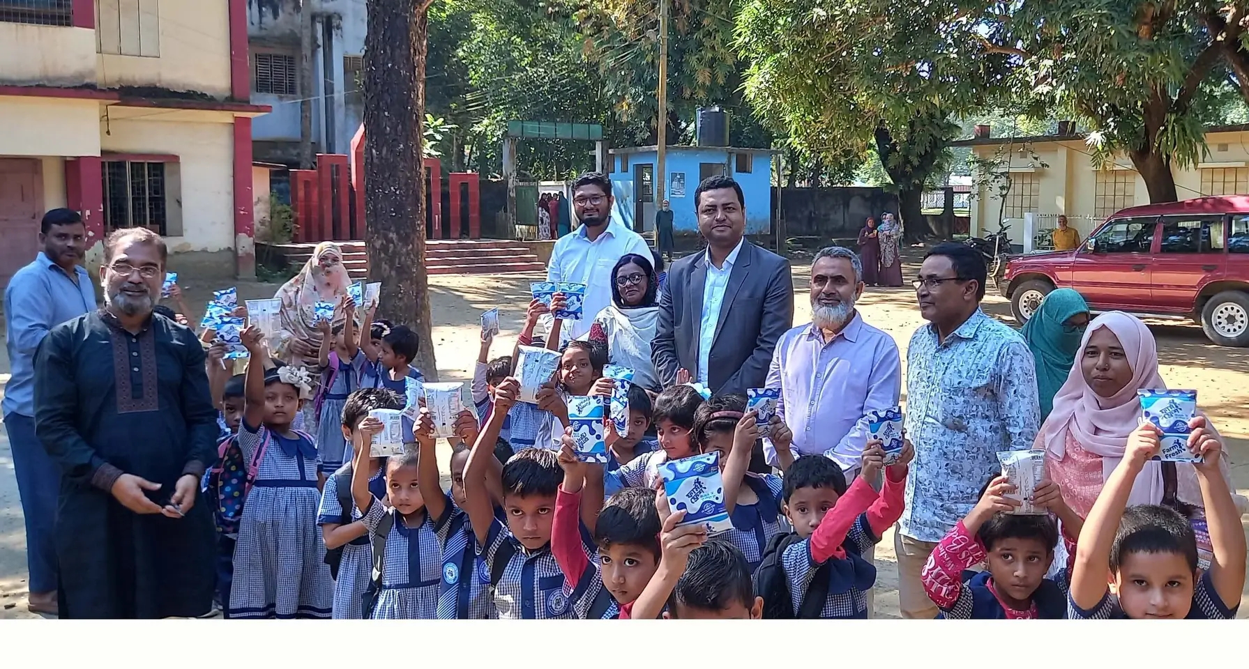 নকলায় সরকারি প্রাথমিক বিদ্যালয়ে ‘মিড ডে মিল’ চালু