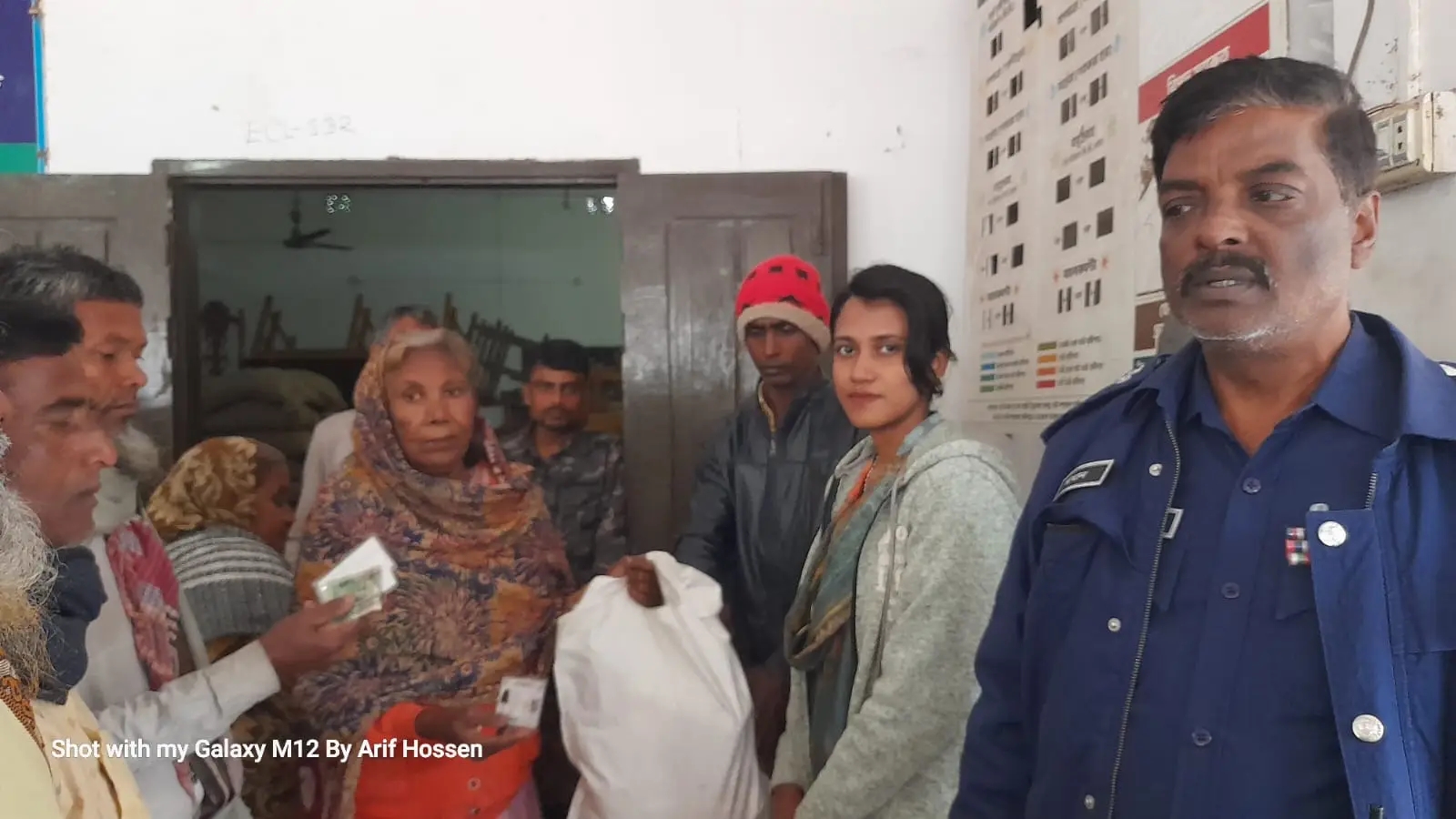 নকলায় ৯৬৭৬ পরিবারের মাঝে ন্যায্যমূল্যে টিসিবি’র পণ্য বিক্রি