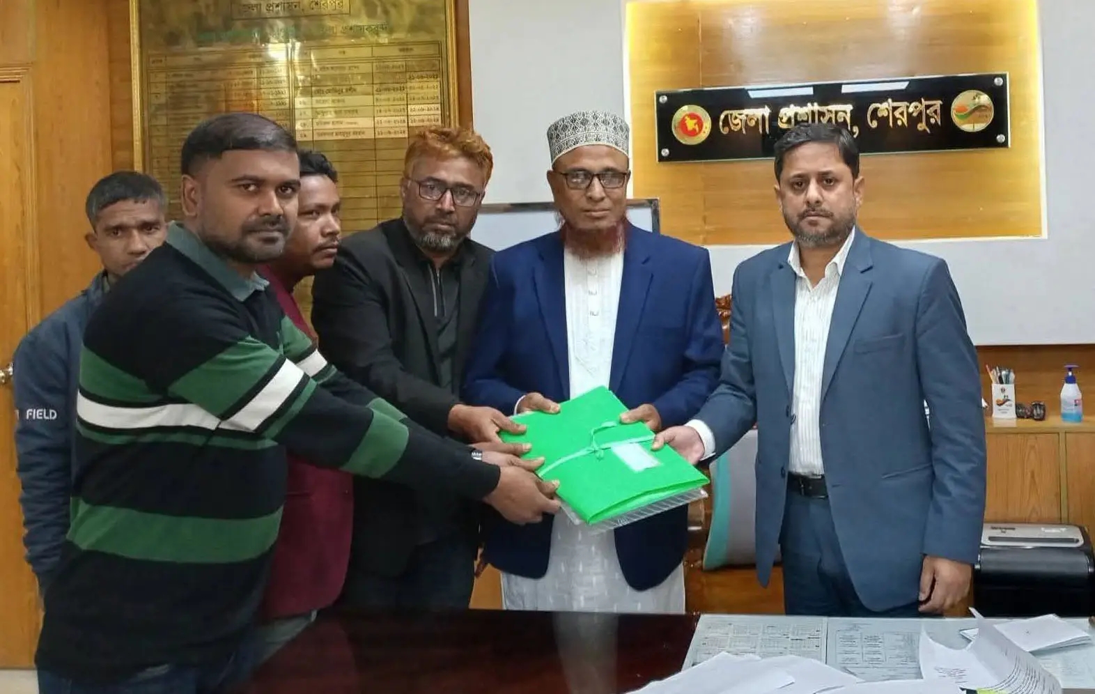 অবশেষে হাইকোর্টের রায়ে এবি পার্টির প্রার্থী বাদশা’র মনোনয়নপত্র গ্রহণ করা হলো
