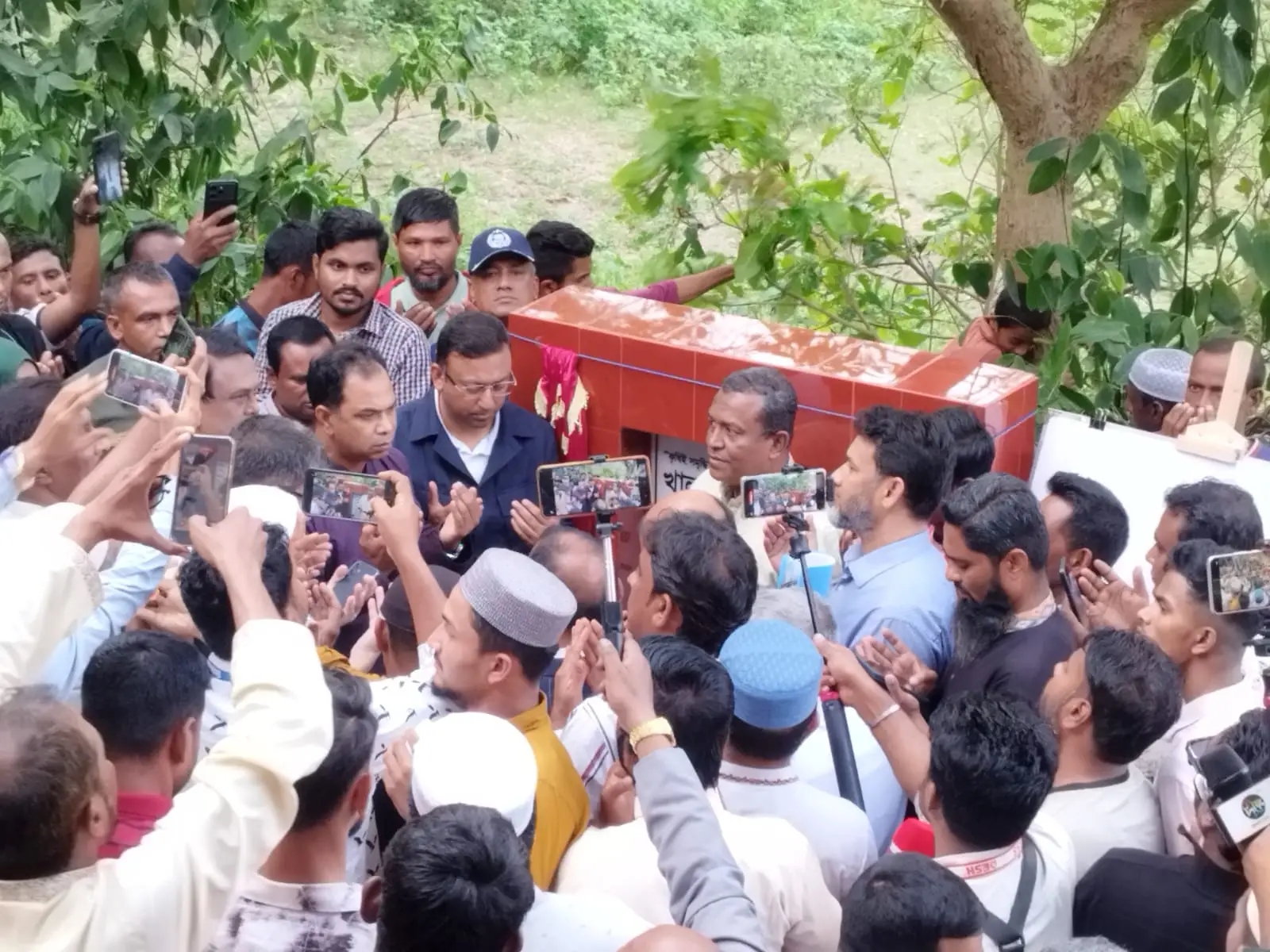 সুনামগঞ্জে খাল খনন কর্মসুচির উদ্বোধন করলেন প্রধানমন্ত্রীর পররাষ্ট্র বিষয়ক উপদেষ্টা হুমায়ূন কবির