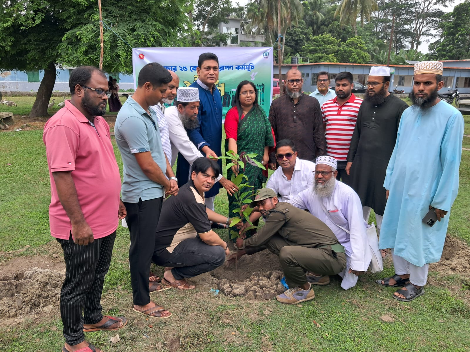 শরণখোলায় উদ্বোধন করা হয়েছে প্রধানমন্ত্রীর ঘোষিত বৃক্ষরোপণ কর্মসূচী