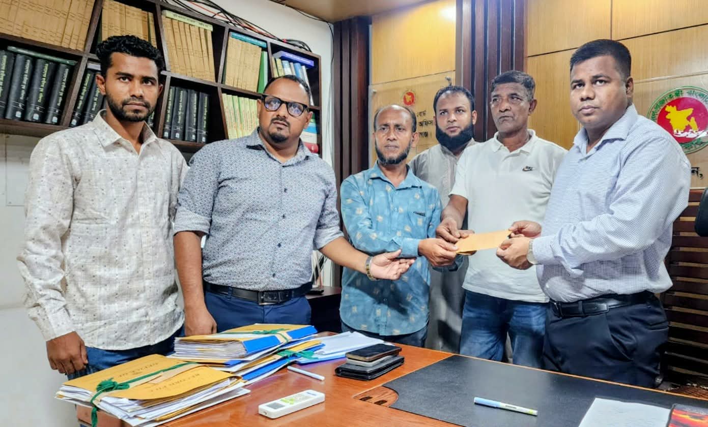 অসহায় এক নারীর পাশে ধর্মপাশা উপজেলা প্রবাসী কল্যাণ সমিতি