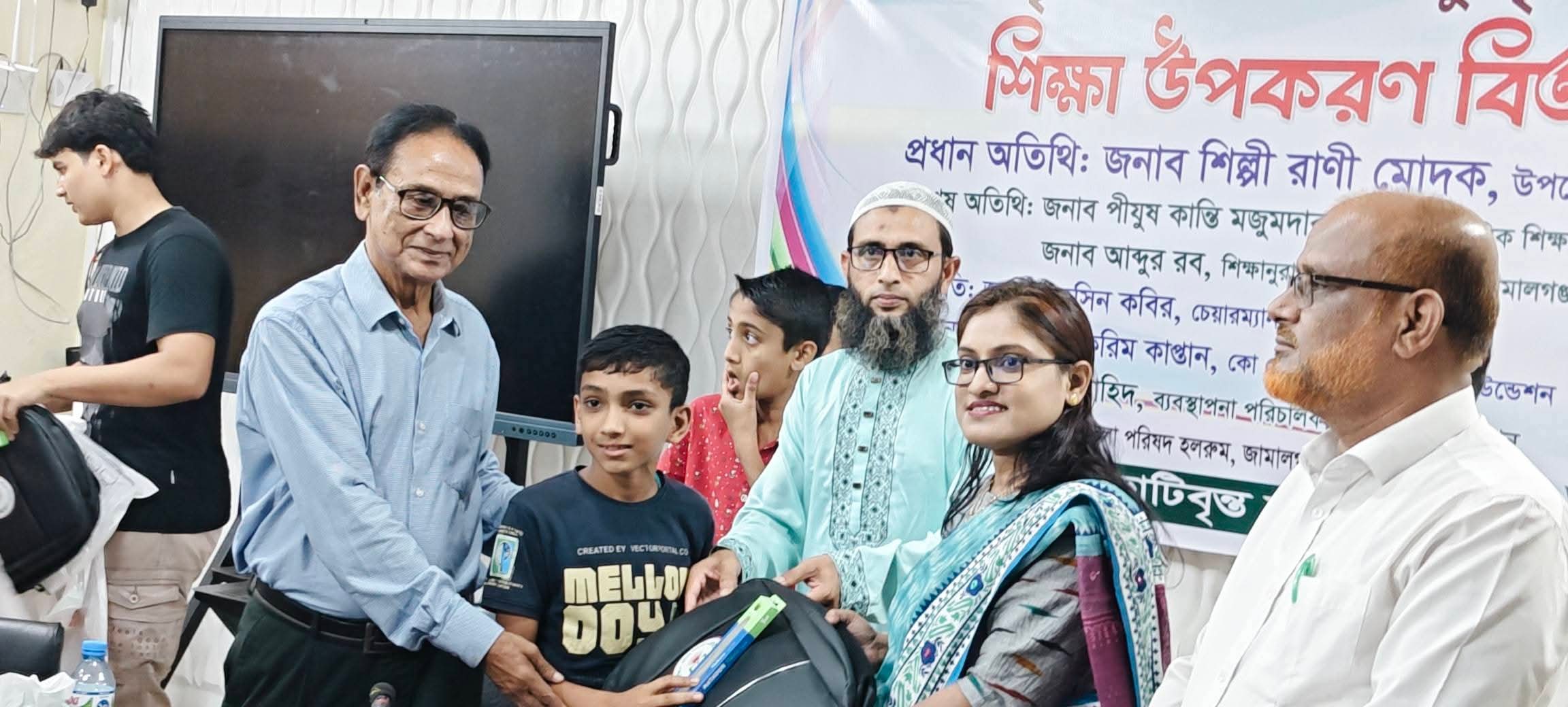 ‎জামালগঞ্জে ট্যালেন্টপুল বৃত্তিপ্রাপ্ত ৩০ শিক্ষার্থীর মধ্যে শিক্ষা উপকরণ বিতরণ