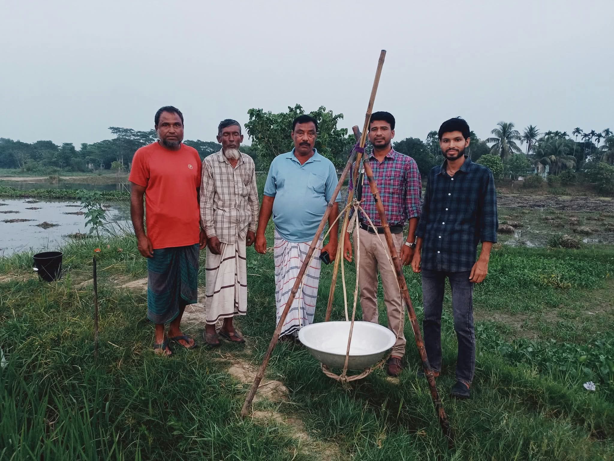 শান্তিগঞ্জে রোপা আমন ধানে আলোক ফাঁদে পোকার উপস্থিতি নির্ণয়